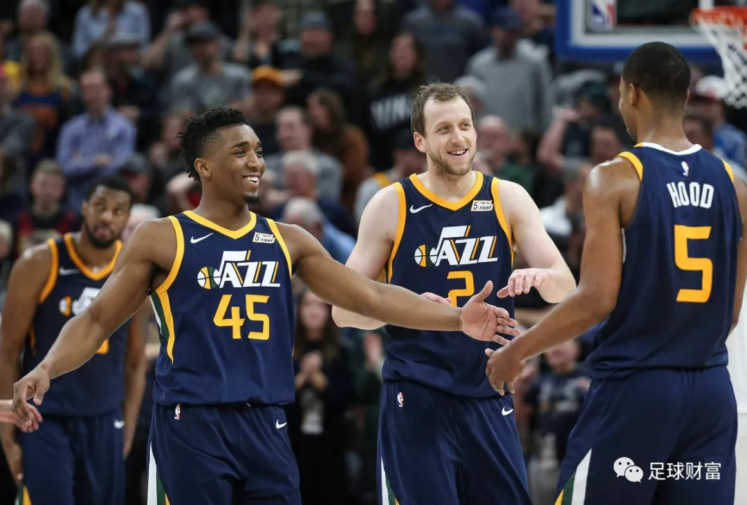 包含欧洲巨头球队底薪签约现象频现,引发球员市场变动的词条 包含欧洲巨头球队底薪签约现象频现,引发球员市场变动的词条