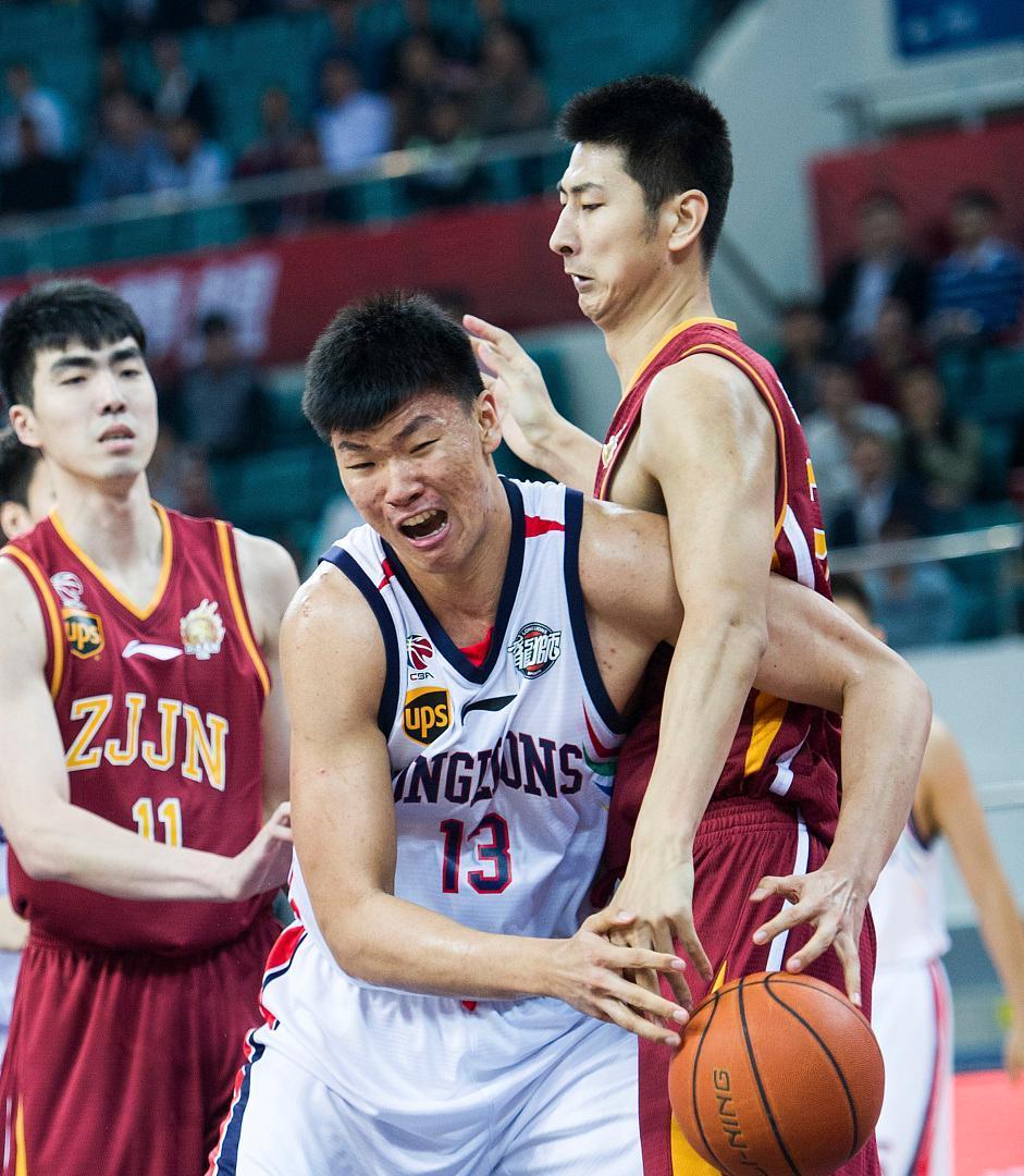 包含主场崩盘主帅下课，球队急需重整旗鼓的词条