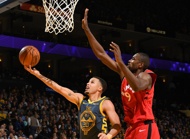 外线手感爆棚，猛龙取得横扫勇士的胜利的简单介绍