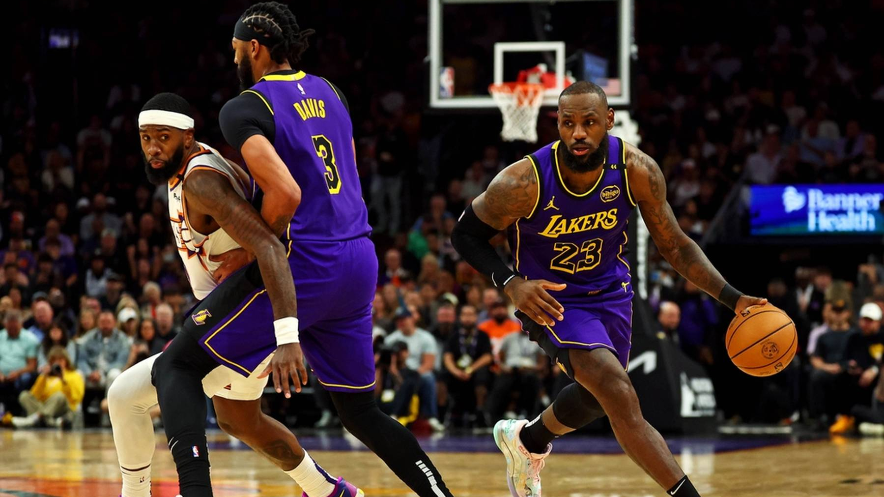 湖人队豪取三连胜，一路领先轻松晋级的简单介绍