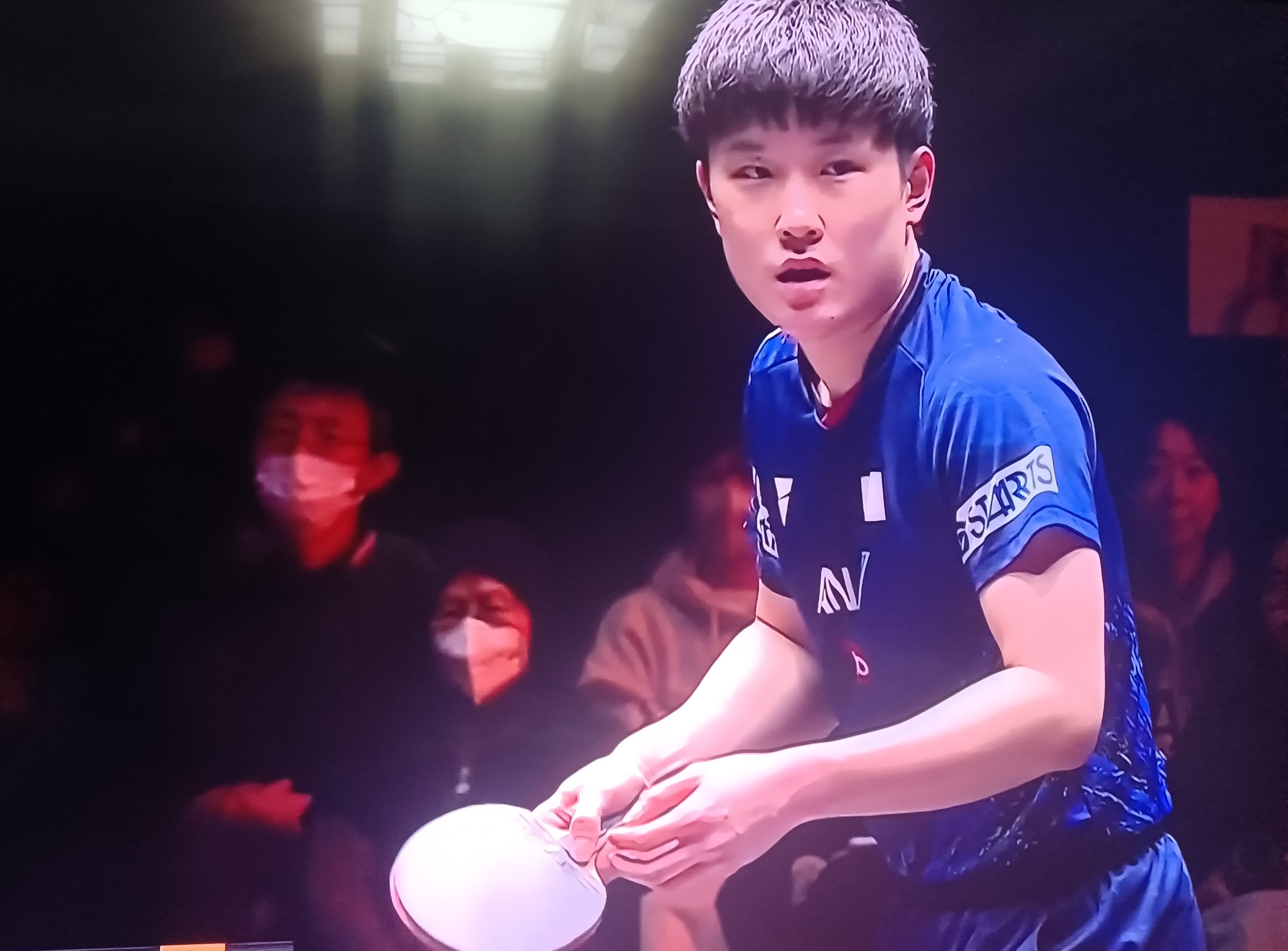 日本队绝杀瑞典队，张本智和点燃赛场