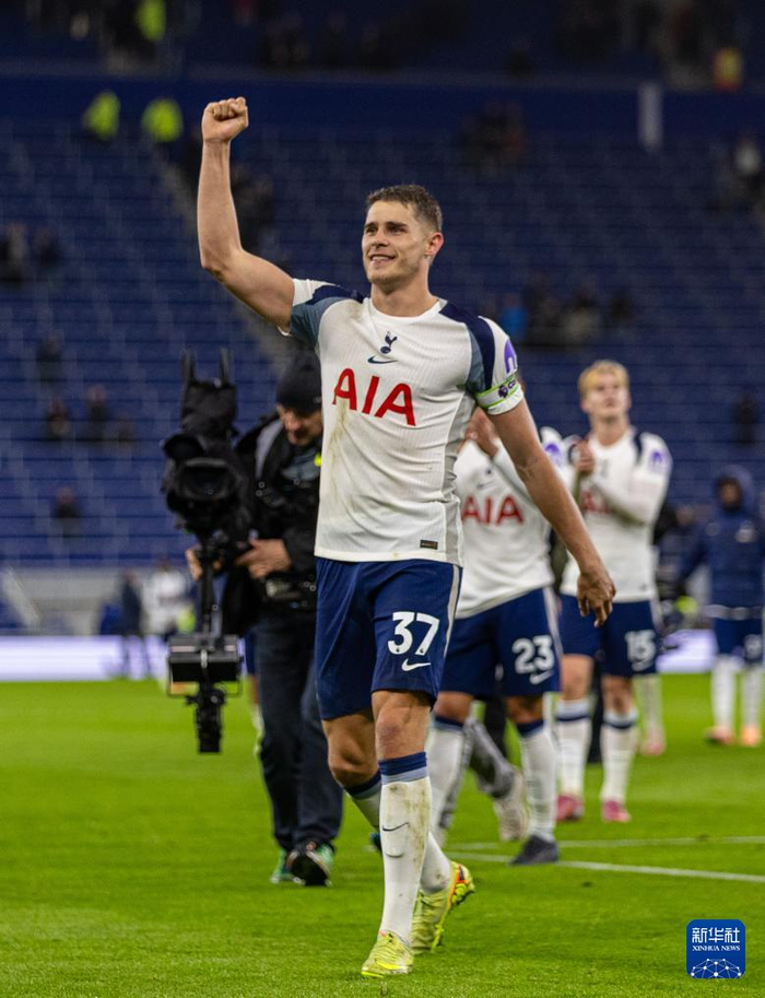 关于热刺主教练解读英格兰足球比赛中的战术变化的信息