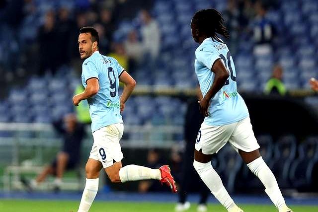 关于那不勒斯主场轻松击败弱旅，继续领跑的信息