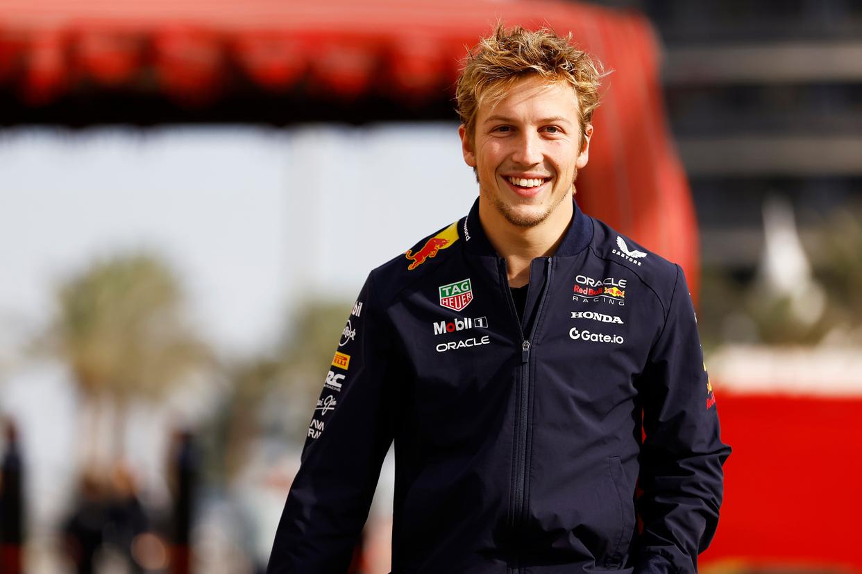 包含红牛二队险胜迈凯伦，周冠宇高光表现的词条