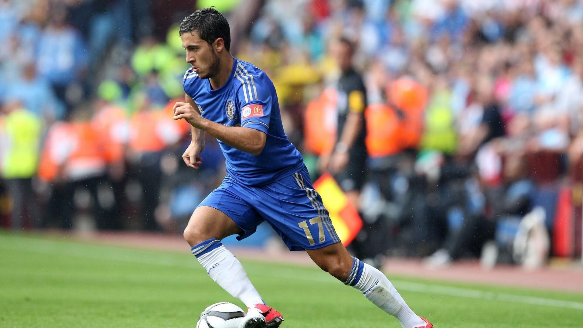 阿尔瓦雷斯独中三元引爆全场，塞维利亚客场3-1爆冷击沉黄色潜水艇